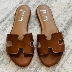 French Sole Alibi Sandals NWOT
